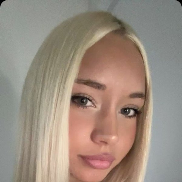 ariah - Girlfriend In Asia